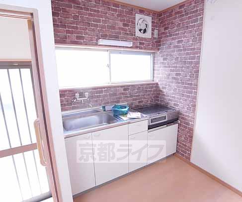 キッチン　クロスもお洒落に大改装！