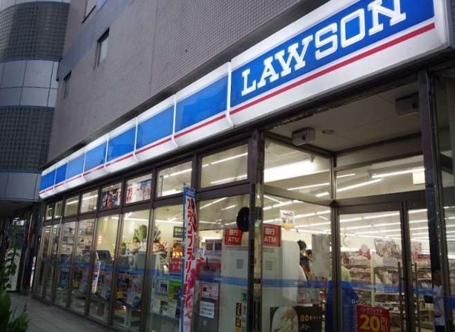 コンビニ　ローソン戸塚駅東口店（コンビニ）まで297m