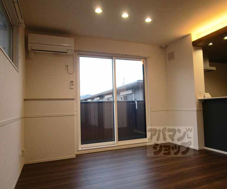 居室・リビング　３０２号室の写真です。