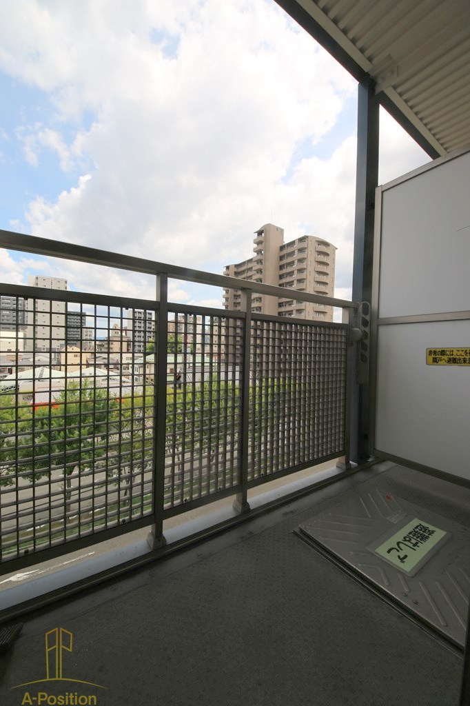 バルコニー　アパートメント谷町