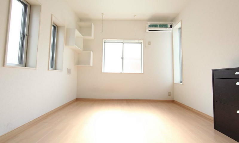 居室・リビング　洋室7.7帖　クローゼット（収納充実してます）