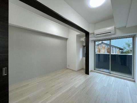 居室・リビング　室内