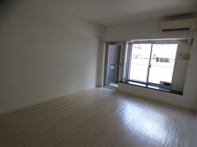 居室・リビング　同物件別号室の写真です。