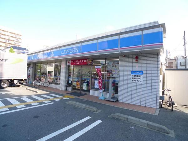 コンビニ　ローソン諏訪三丁目店（コンビニ）まで351m
