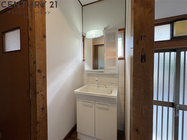 洗面設備　独立洗面台になってます！
