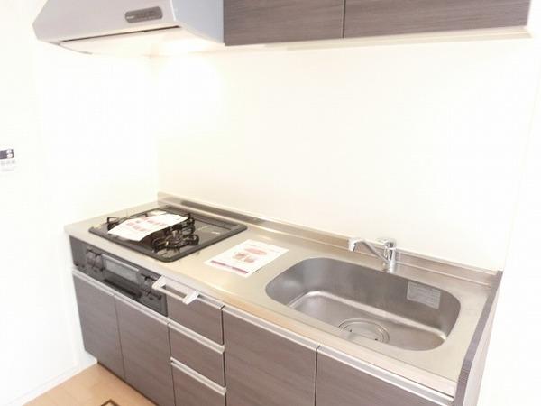 キッチン　３口コンロ付きシステムキッチン！