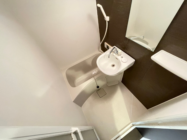 バス・シャワールーム　同一建物２０２号室の写真掲載