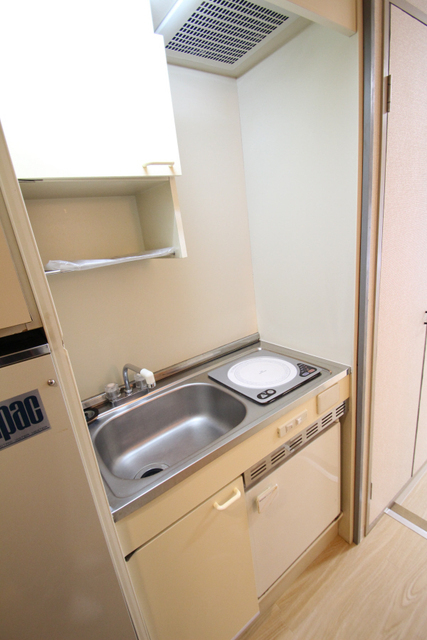 キッチン　キッチンは収納付