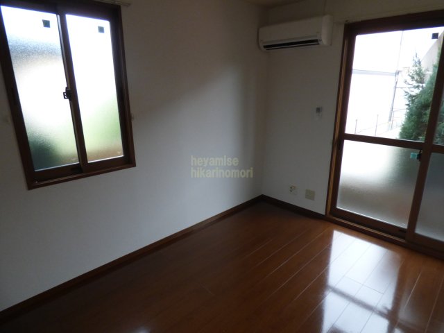 居室・リビング　写真は別号室