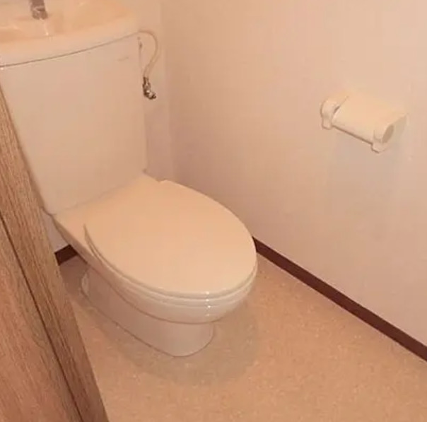 トイレ　別号室参考写真