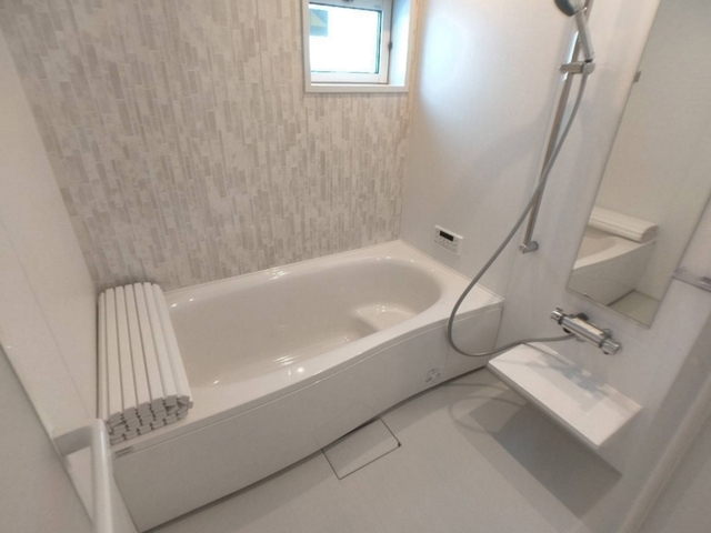 バス・シャワールーム　１０１・浴室