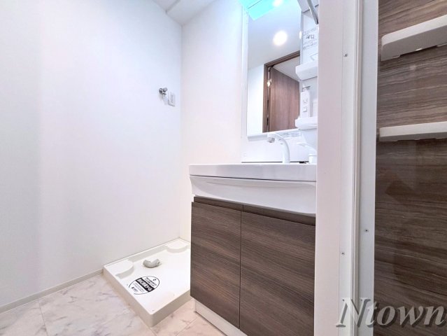 洗面設備　独立洗面台です