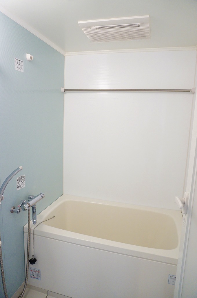 バス・シャワールーム　バストイレ別タイプ