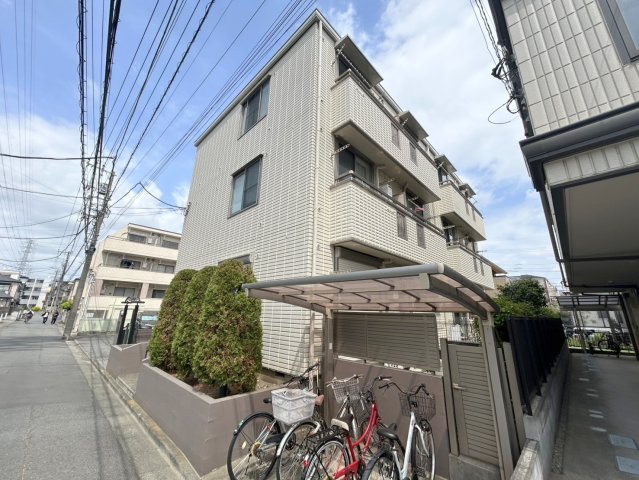 建物外観　閑静な住環境に佇む賃貸マンション