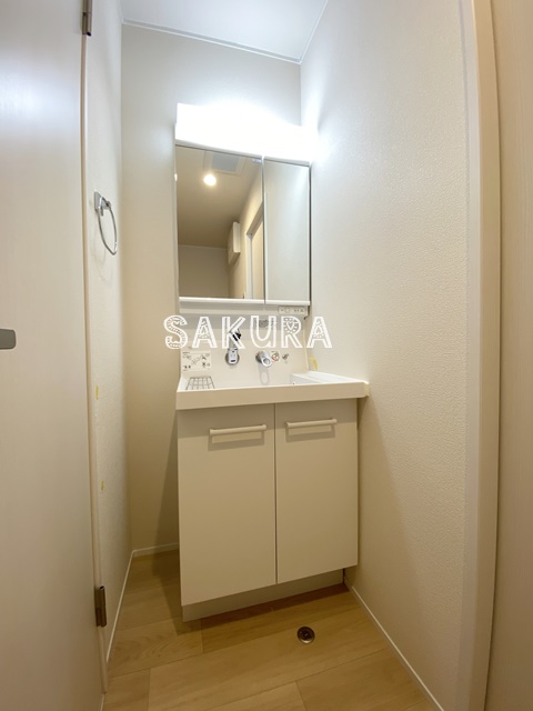 洗面設備　身支度に便利な洗面台！