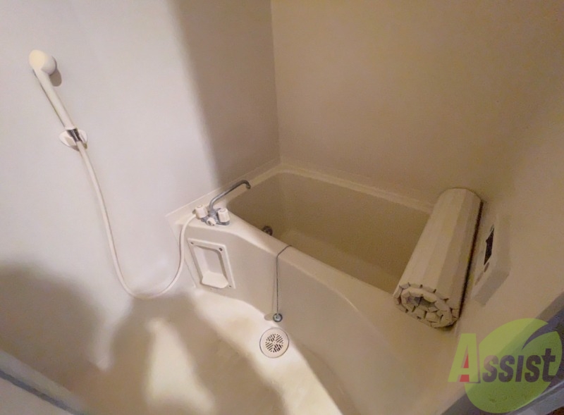 バス・シャワールーム　浴槽スペース的にもゆったり入れると思います。