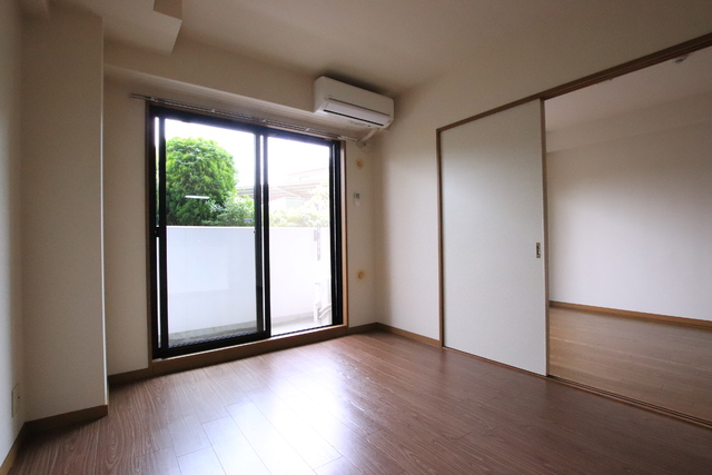 居室・リビング　☆９．５帖ＤＫ☆