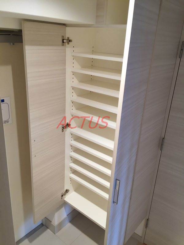 玄関　可動棚で、高さのあるシューズＢＯＸ♪