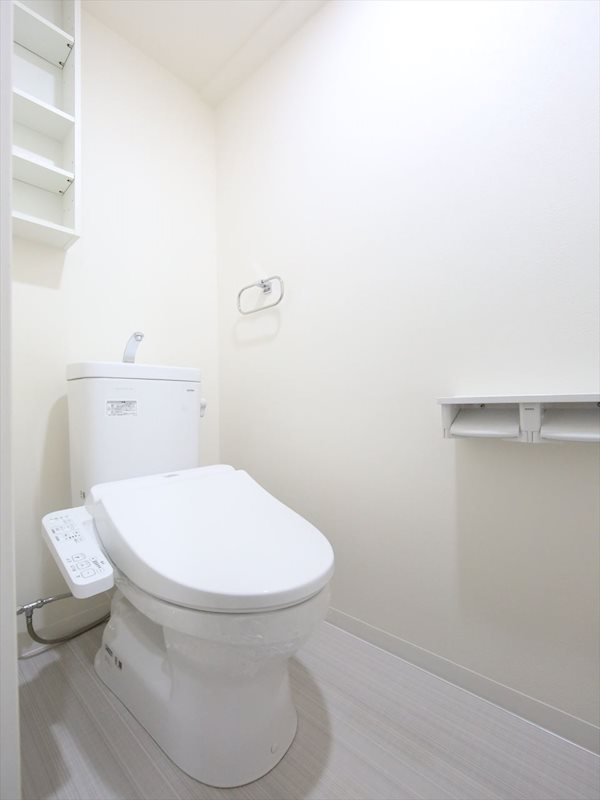 トイレ　温水洗浄暖房便座付トイレ
