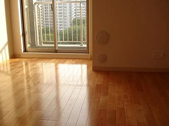 居室・リビング　☆明るい洋室☆