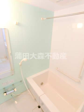 バス・シャワールーム　追焚+浴室乾燥機付きのバスルーム　お風呂　浴室