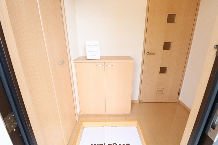 玄関　イメージ(別号棟)