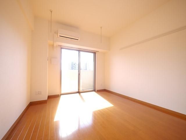 居室・リビング　★洋室約７．５帖★