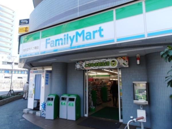 コンビニ　ファミリーマート（コンビニ）まで167m