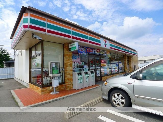 コンビニ　セブンイレブン尾島亀岡店（コンビニ）まで450m