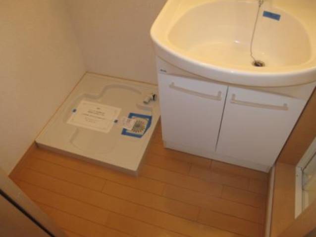 その他設備　洗濯機は室内に置くことができます。