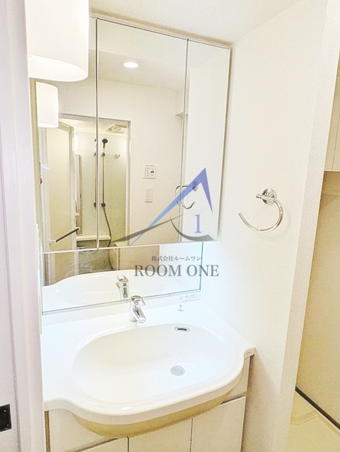 洗面設備　独立洗面台です。