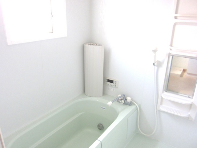 バス・シャワールーム　追焚給湯と浴室乾燥機付き