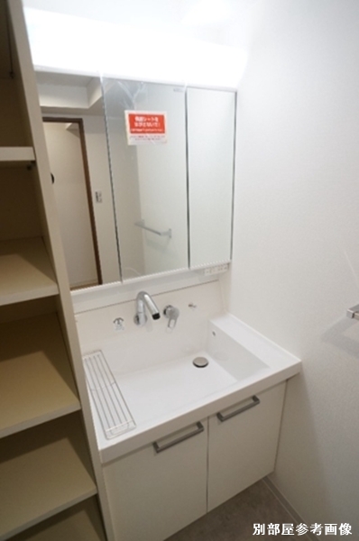 洗面設備　身支度に便利な洗面台♪