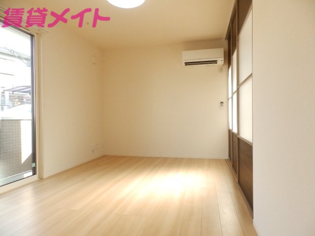 居室・リビング　同型参考写真