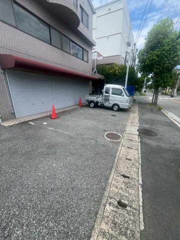 駐車場　駐車場に車を止められます