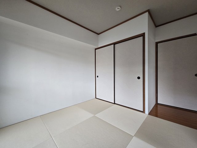 その他部屋・スペース　広くて明るい寝室