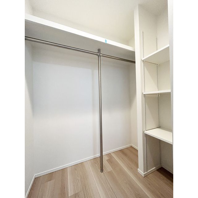 収納　写真は同タイプ住居です。