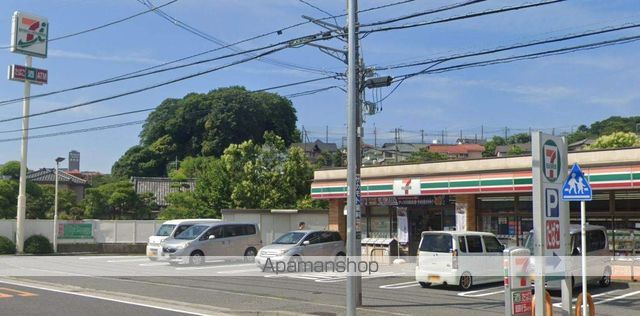 コンビニ　セブンイレブン（コンビニ）まで550m