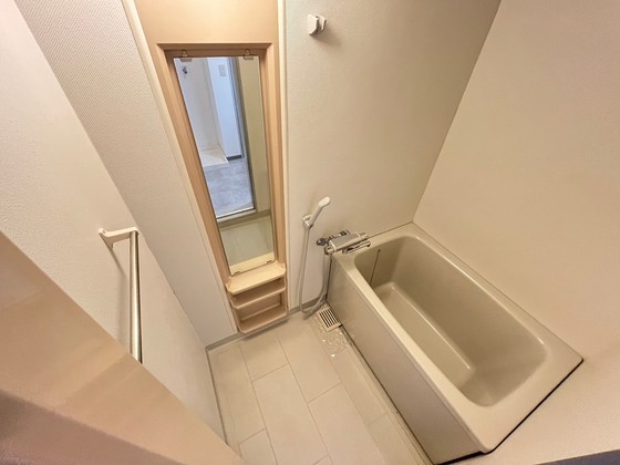 バス・シャワールーム　※別部屋の写真です