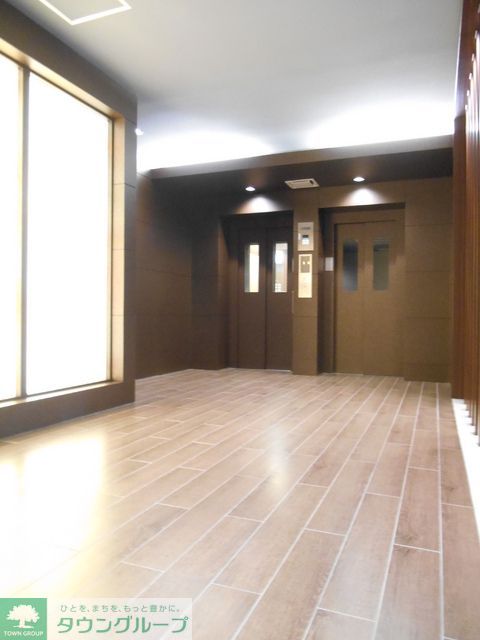 その他　防犯カメラ付きエレベーター（２基）