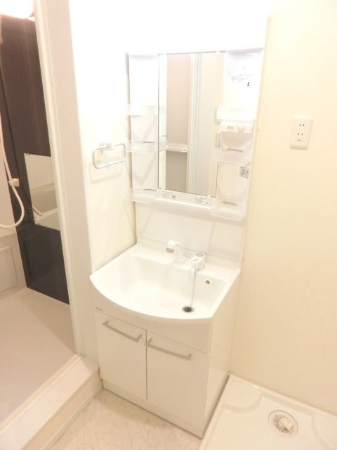 洗面設備　忙しい朝にも嬉しいシャンプードレッサー