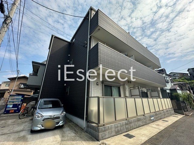 建物外観　2018年8月竣工、ネット無料で毎月のコスト軽減できます♪