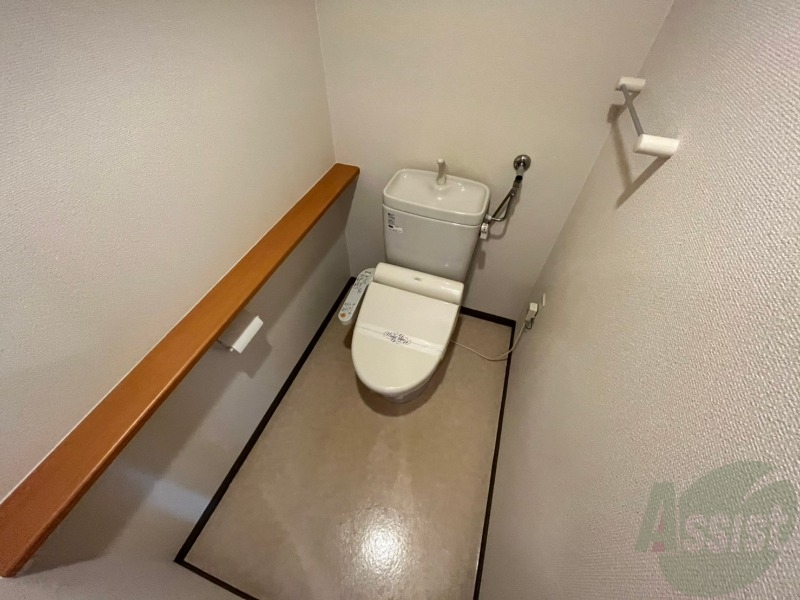 トイレ　トイレです。ウォシュレット付を探している方、おすすめです。