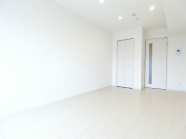 その他部屋・スペース　洋室8.4帖の広いお部屋です。