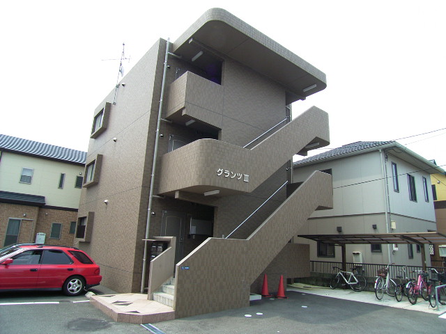 建物外観　2008年6月撮影