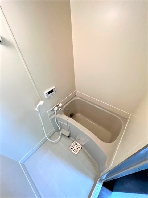 バス・シャワールーム　バス・トイレ独立設計で快適な毎日