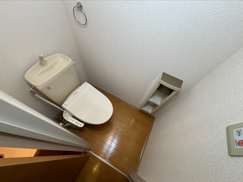トイレ　※別号室の写真となります。