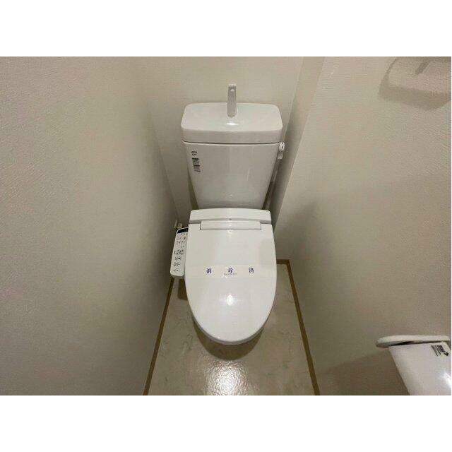 トイレ　※別部屋参考写真