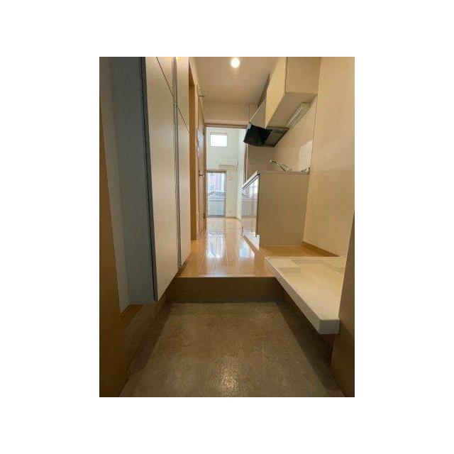 玄関　※別部屋参考写真