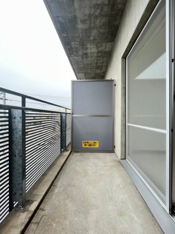 バルコニー　同物件、別号室の写真です。